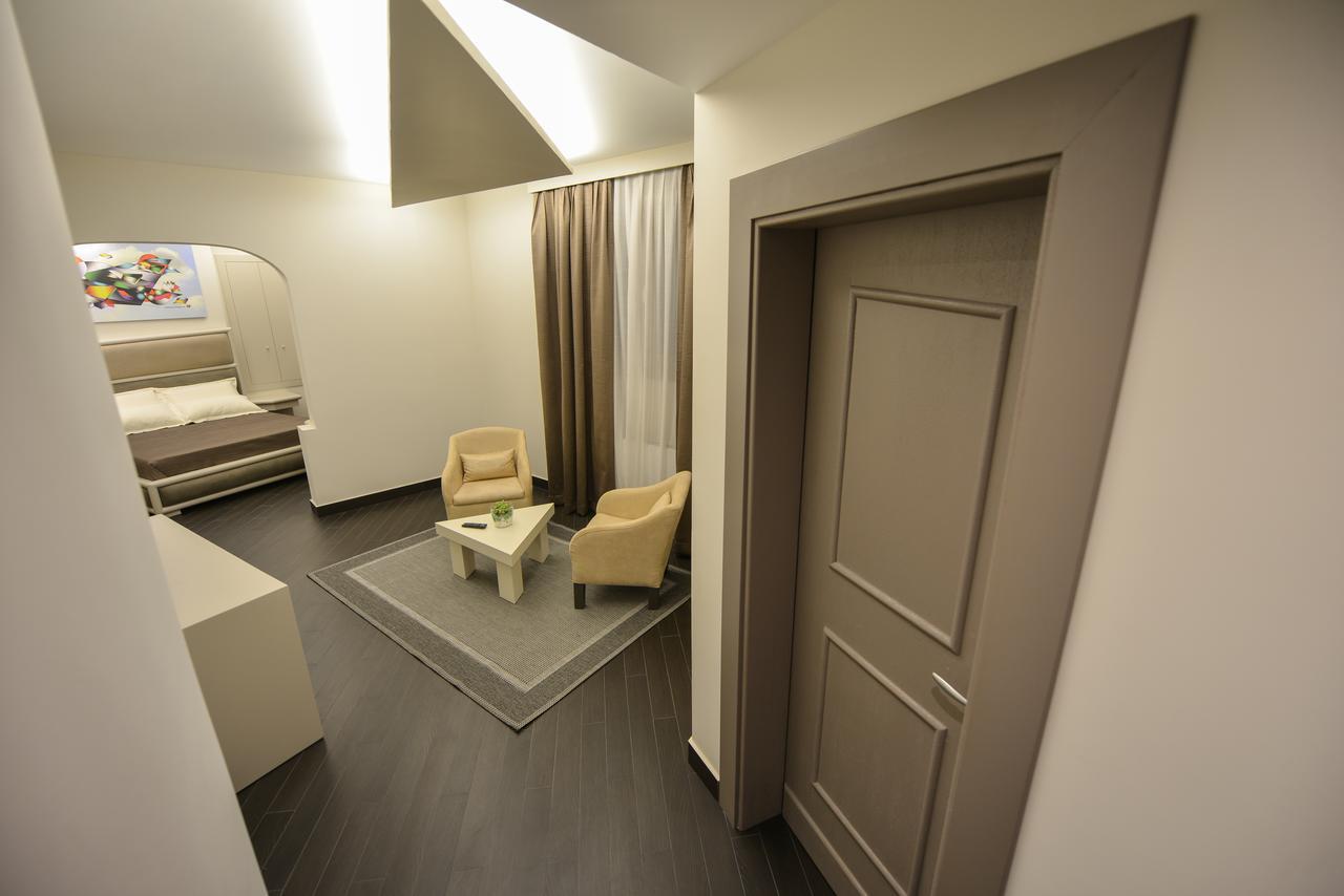 Petit Hotel Elita Shkodër Dış mekan fotoğraf