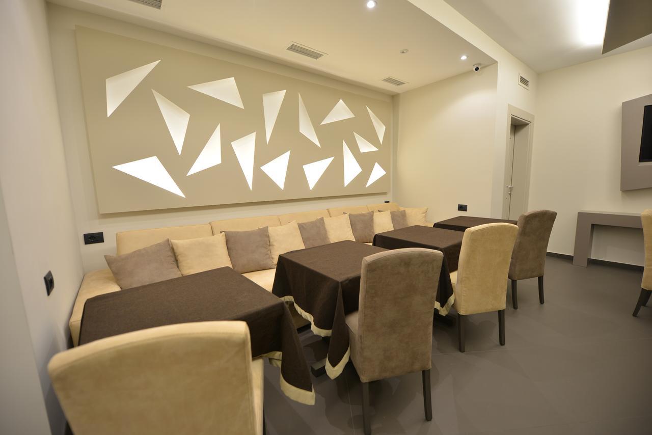 Petit Hotel Elita Shkodër Dış mekan fotoğraf