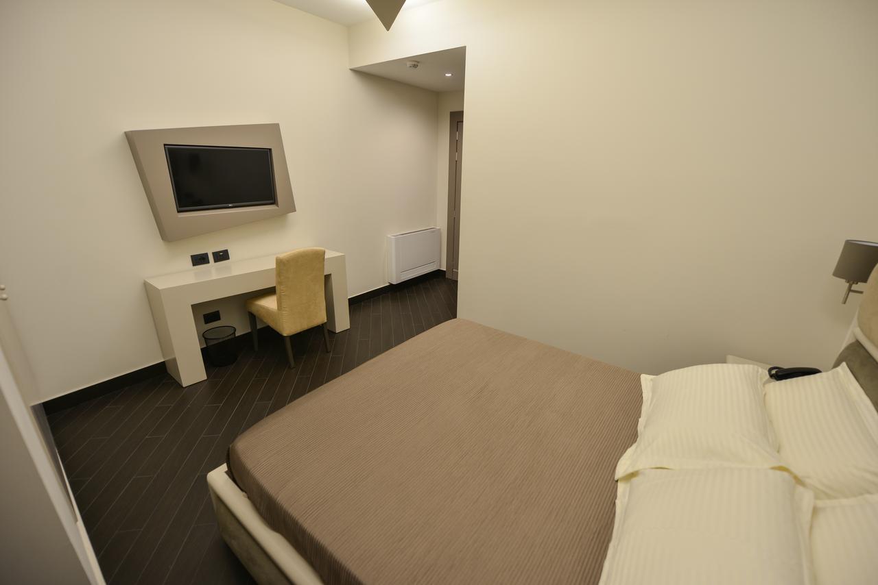Petit Hotel Elita Shkodër Dış mekan fotoğraf